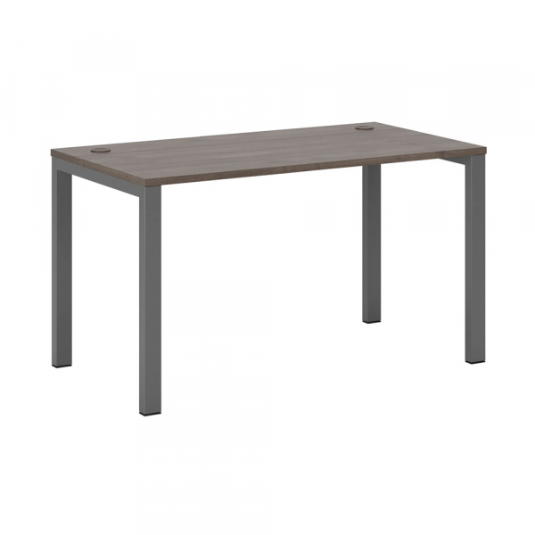 Стол письменный на металлоопорах